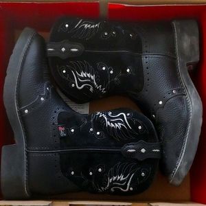 Black Justin boots